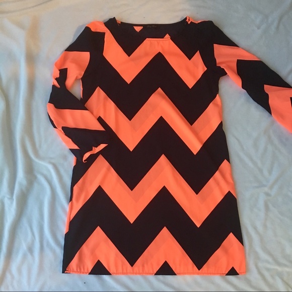 Honey Punch Dresses & Skirts - 🔴Honey Punch Navy & Bright Coral Chevron Dress